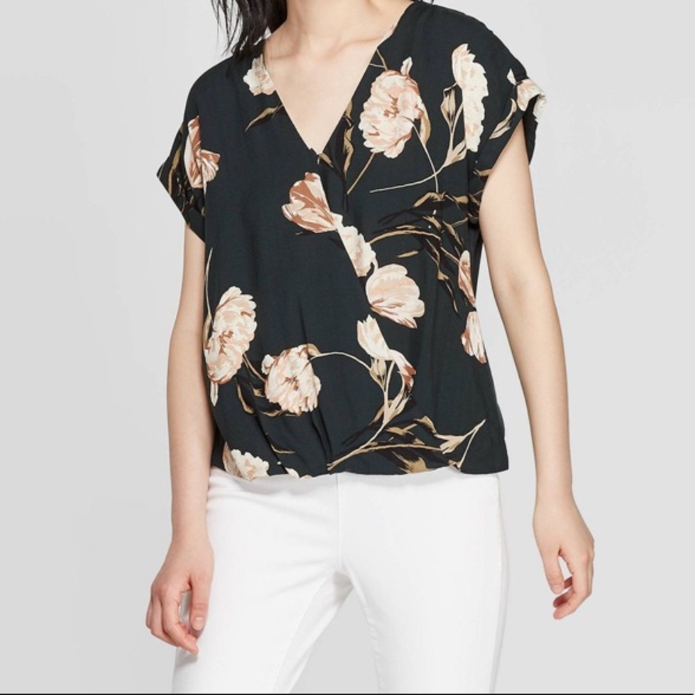 A New Day Floral Print VNeck Short Sleeve Blouse